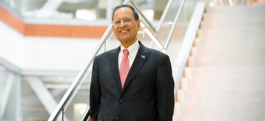 UB校长Satish K. Tripathi。